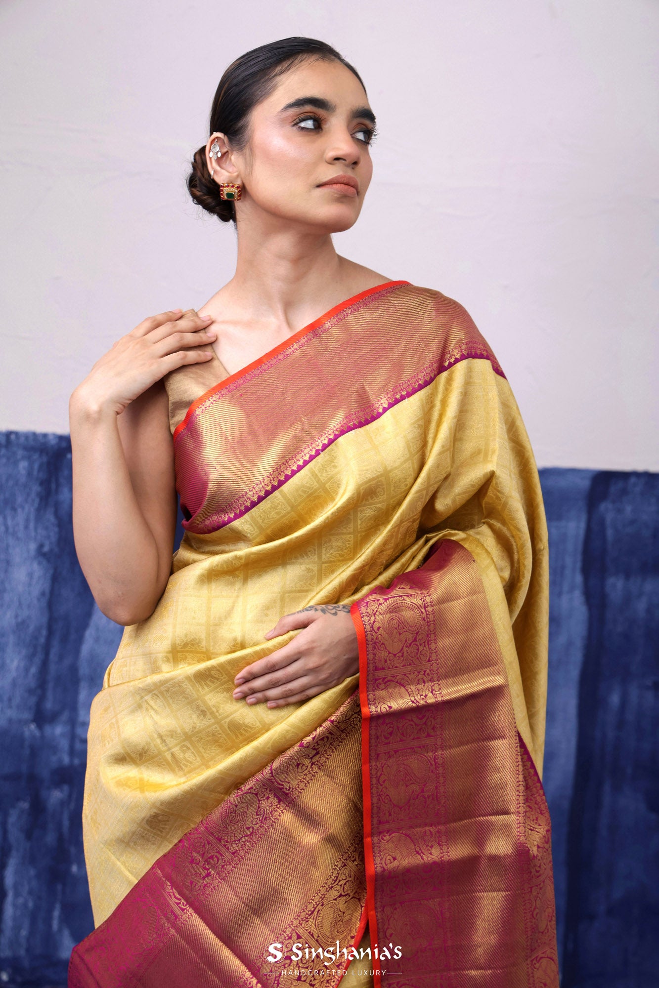 Yellow Gold Kanjivaram Silk Saree With Checks Weaving