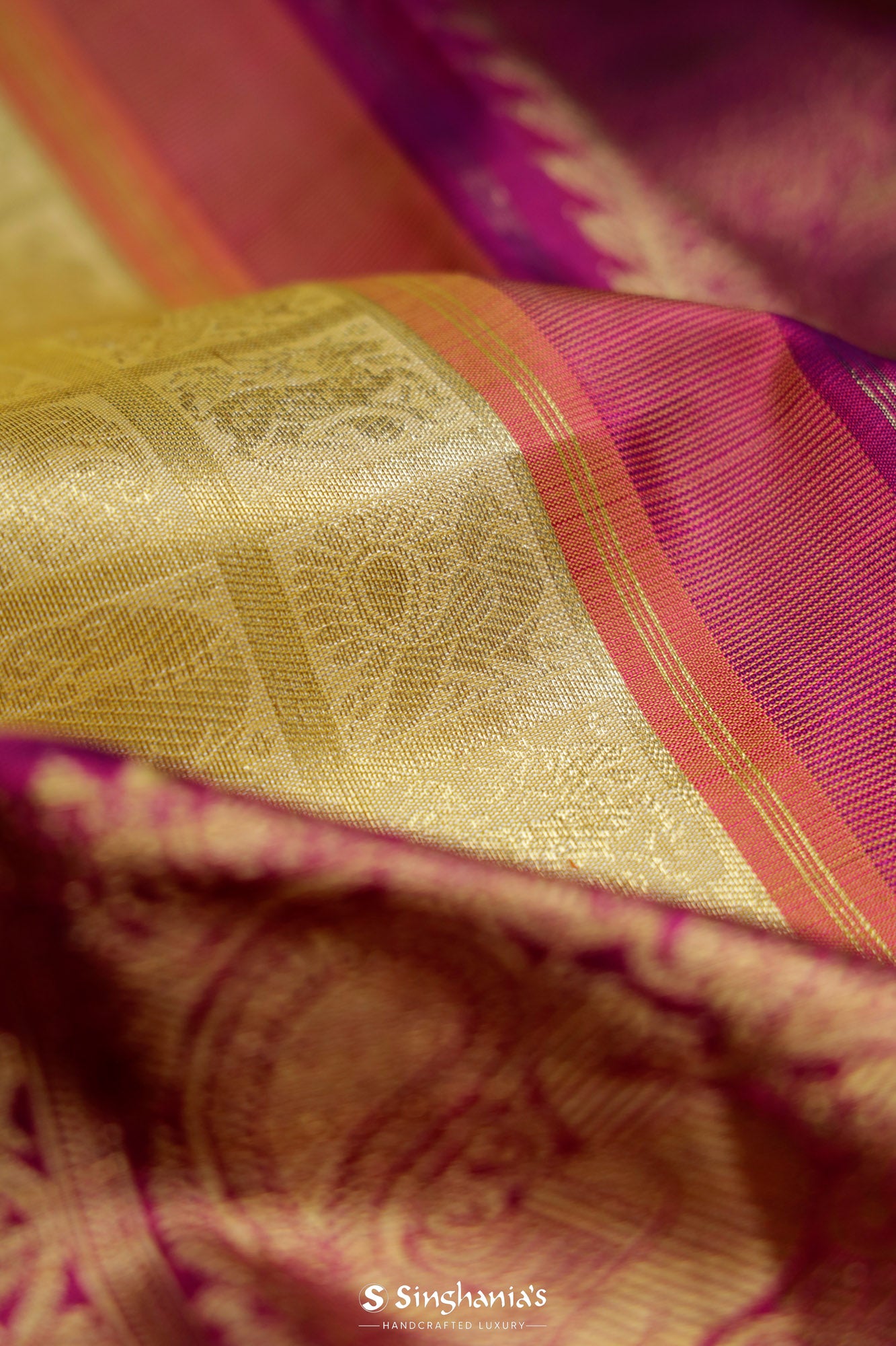 Yellow Gold Kanjivaram Silk Saree With Checks Weaving