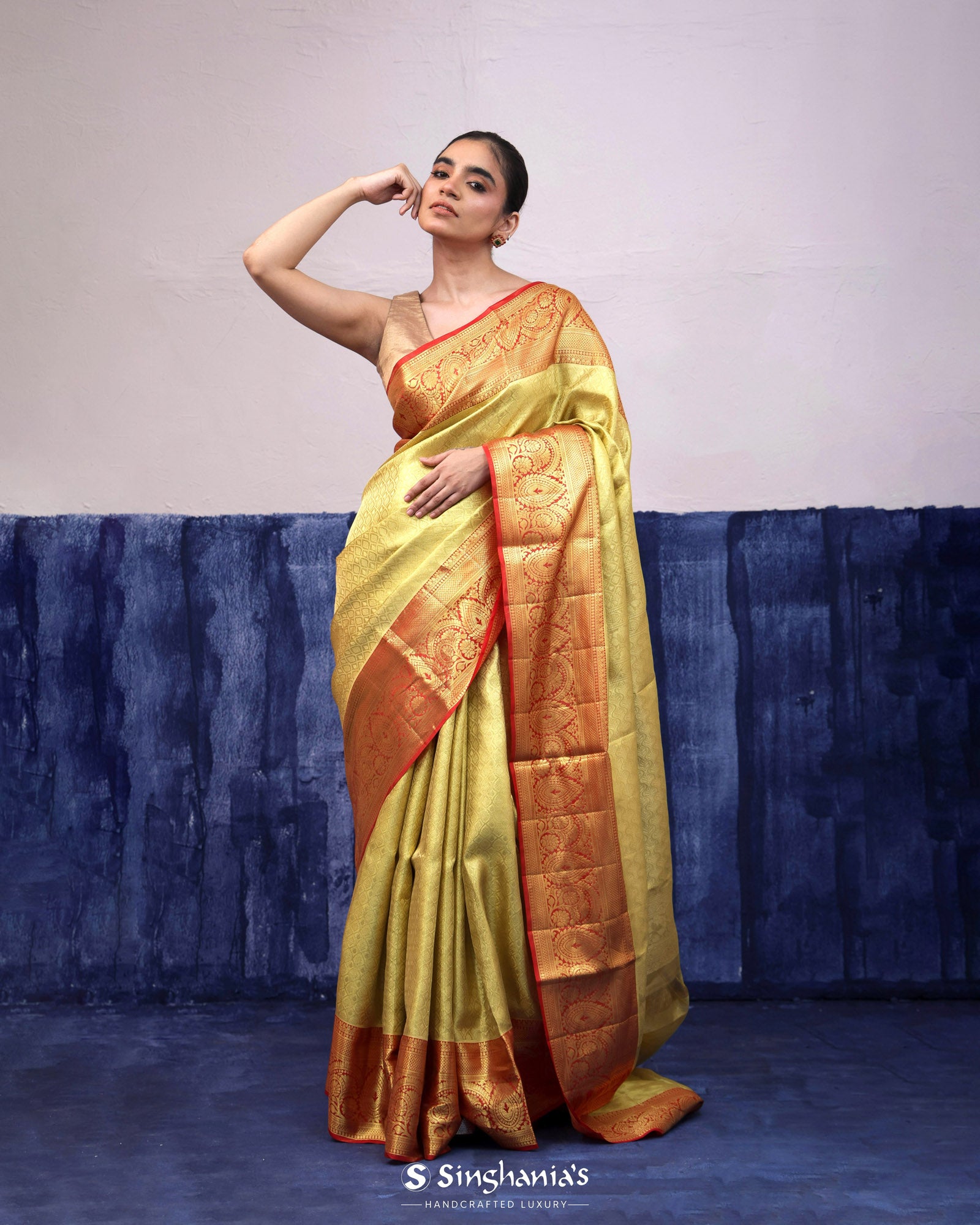 Green Gold Kanjivaram Silk Saree With Floral Ogival Weaving