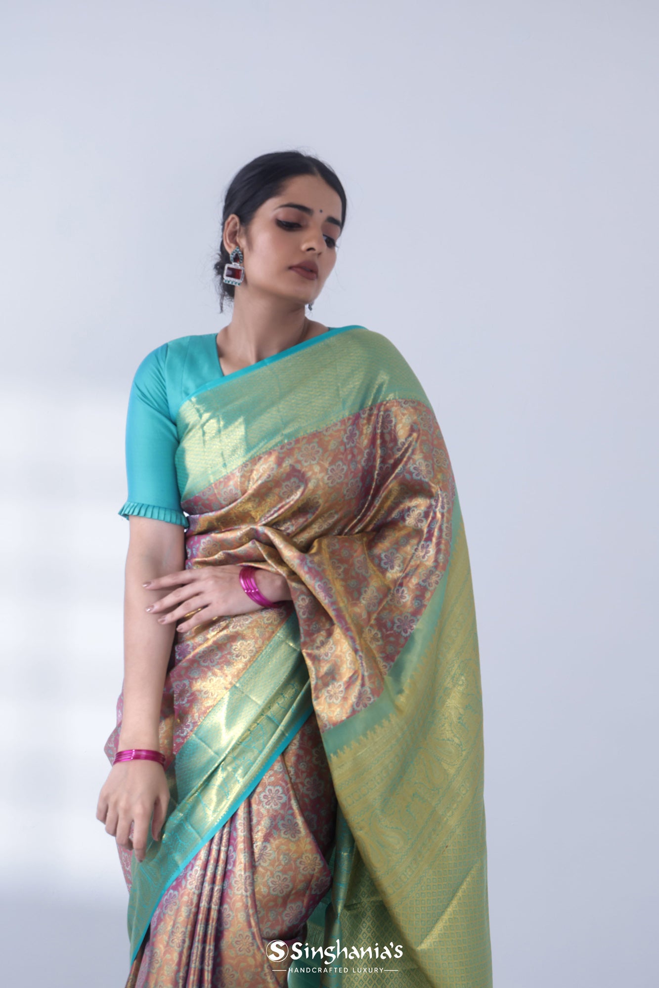 Cream Gold Kanjivaram Silk Saree With Floral Jaal Weaving