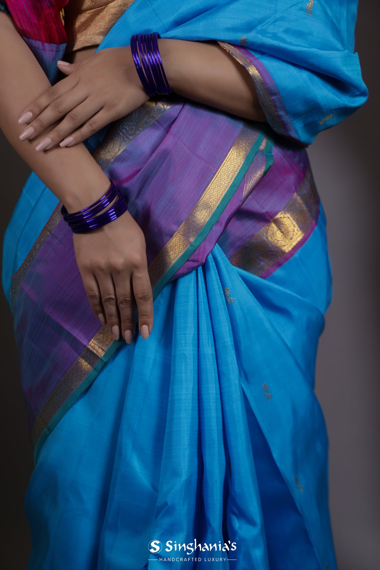 Chlorine Blue Kanjivaram Silk Saree With Floral Buttis Weaving