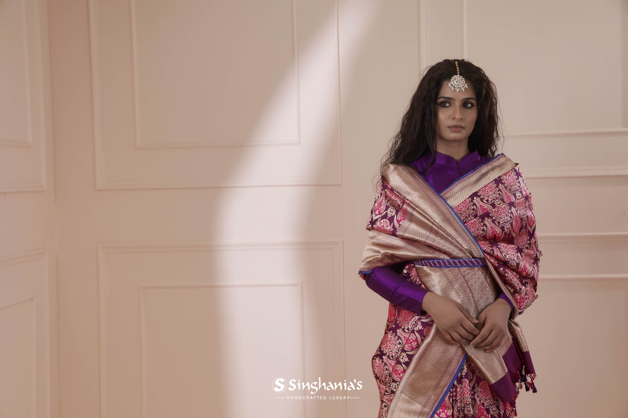 Palatinate Purple Banarasi Silk Saree With Floral Jaal Weaving