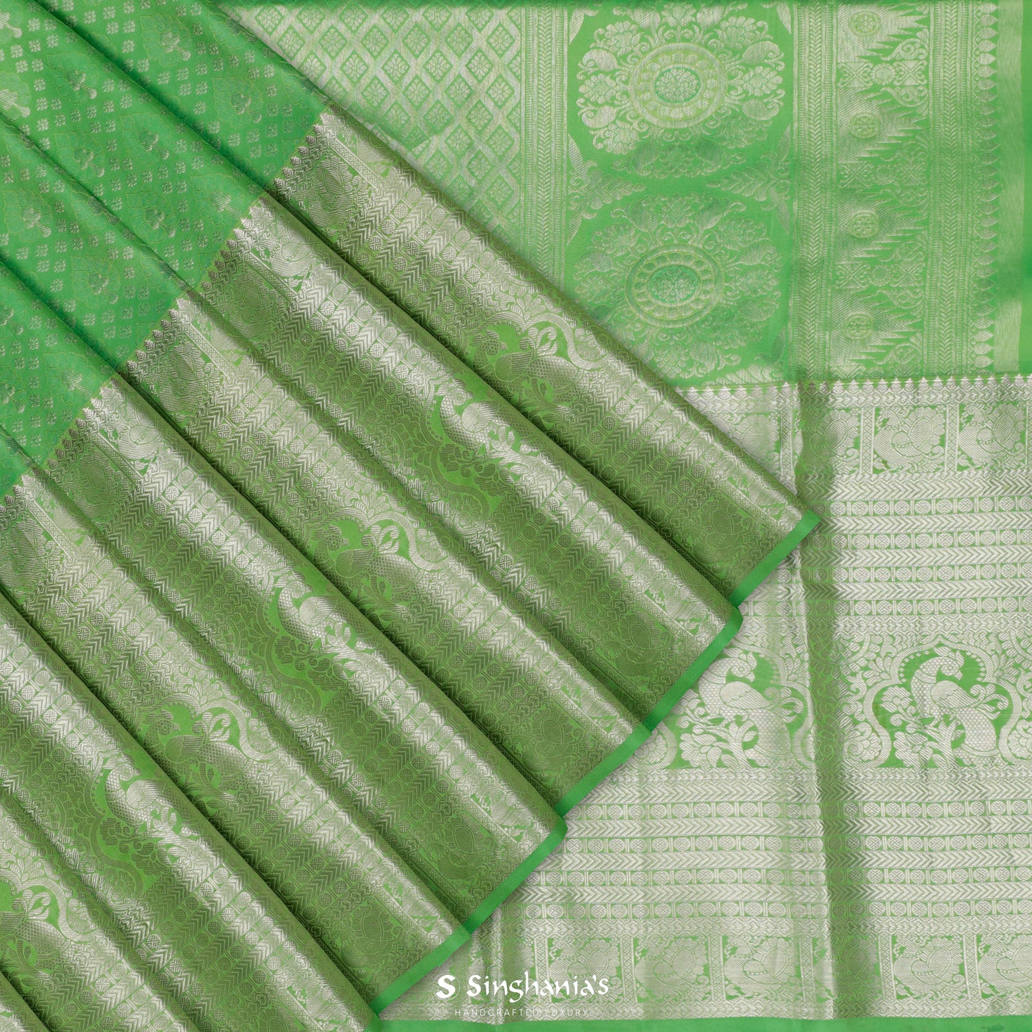 Chateau Green Kanjivaram Saree With Floral Jaal Pattern