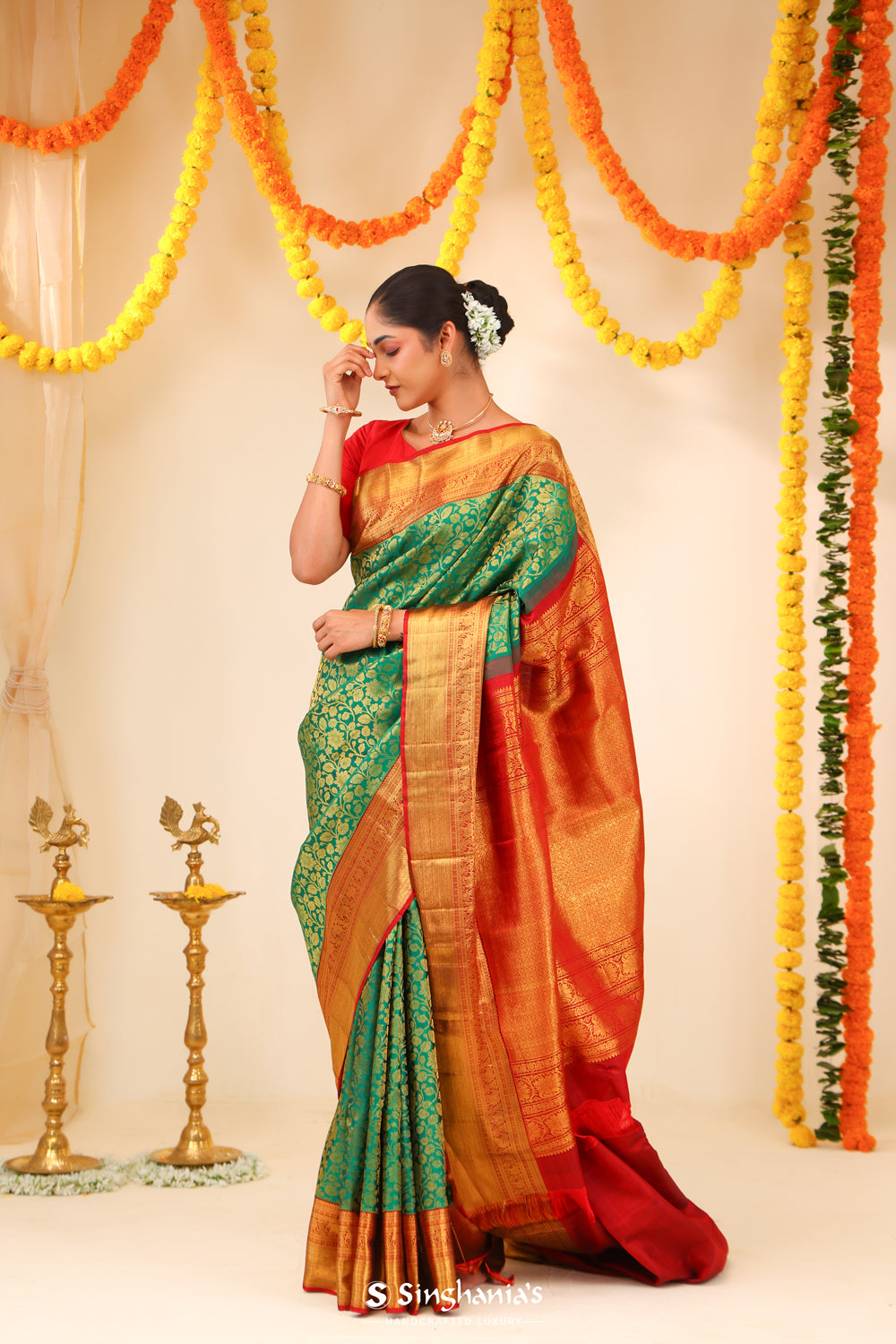 Cadmium Green Kanjivaram Silk Saree With Floral Jaal Weaving