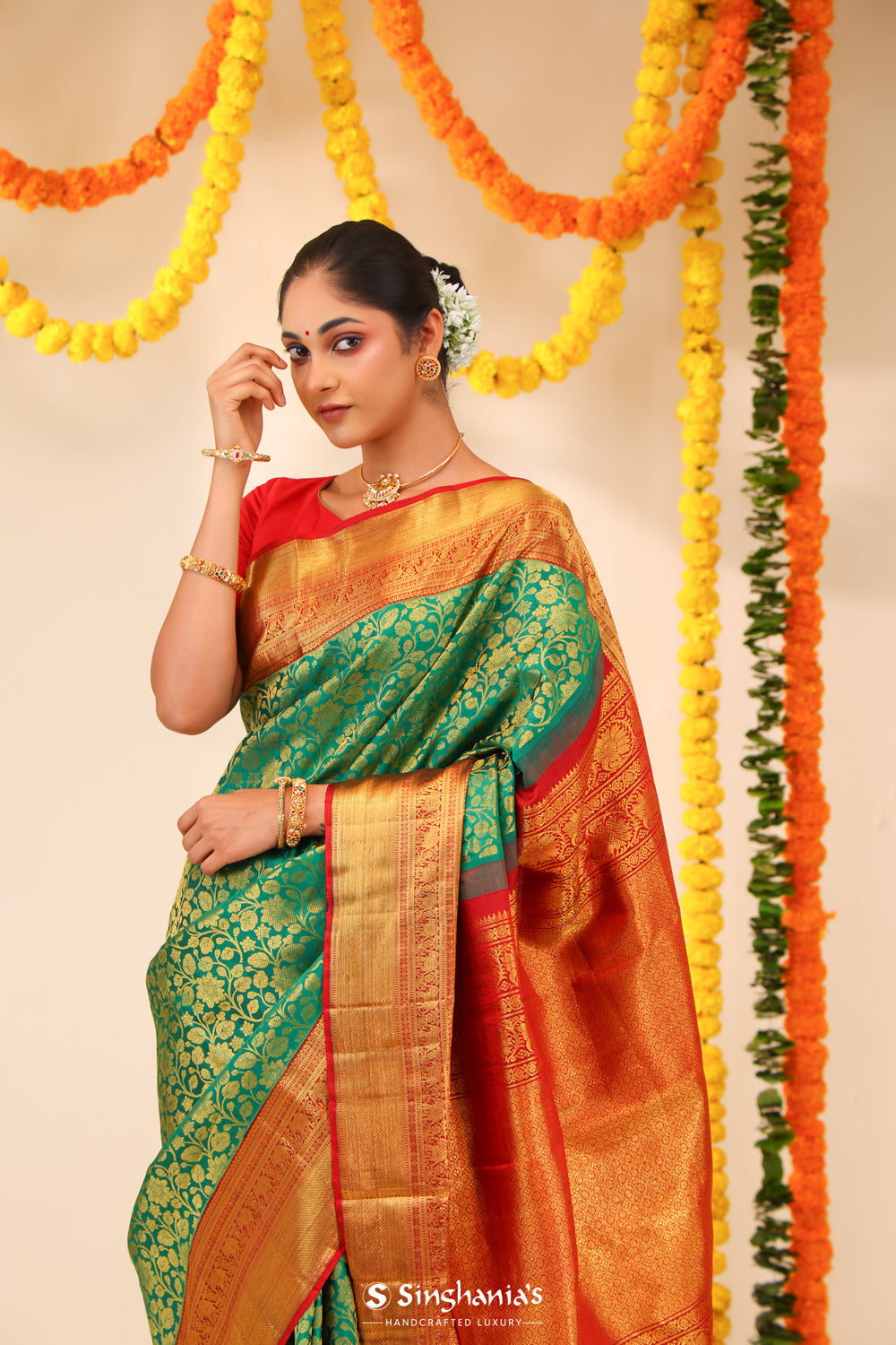 Cadmium Green Kanjivaram Silk Saree With Floral Jaal Weaving