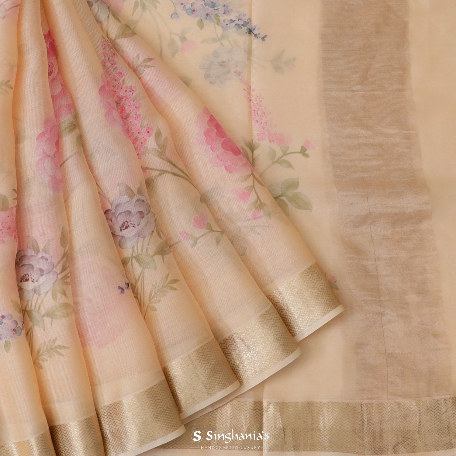Peach Printed Maheshwari Saree With Floral Pattern