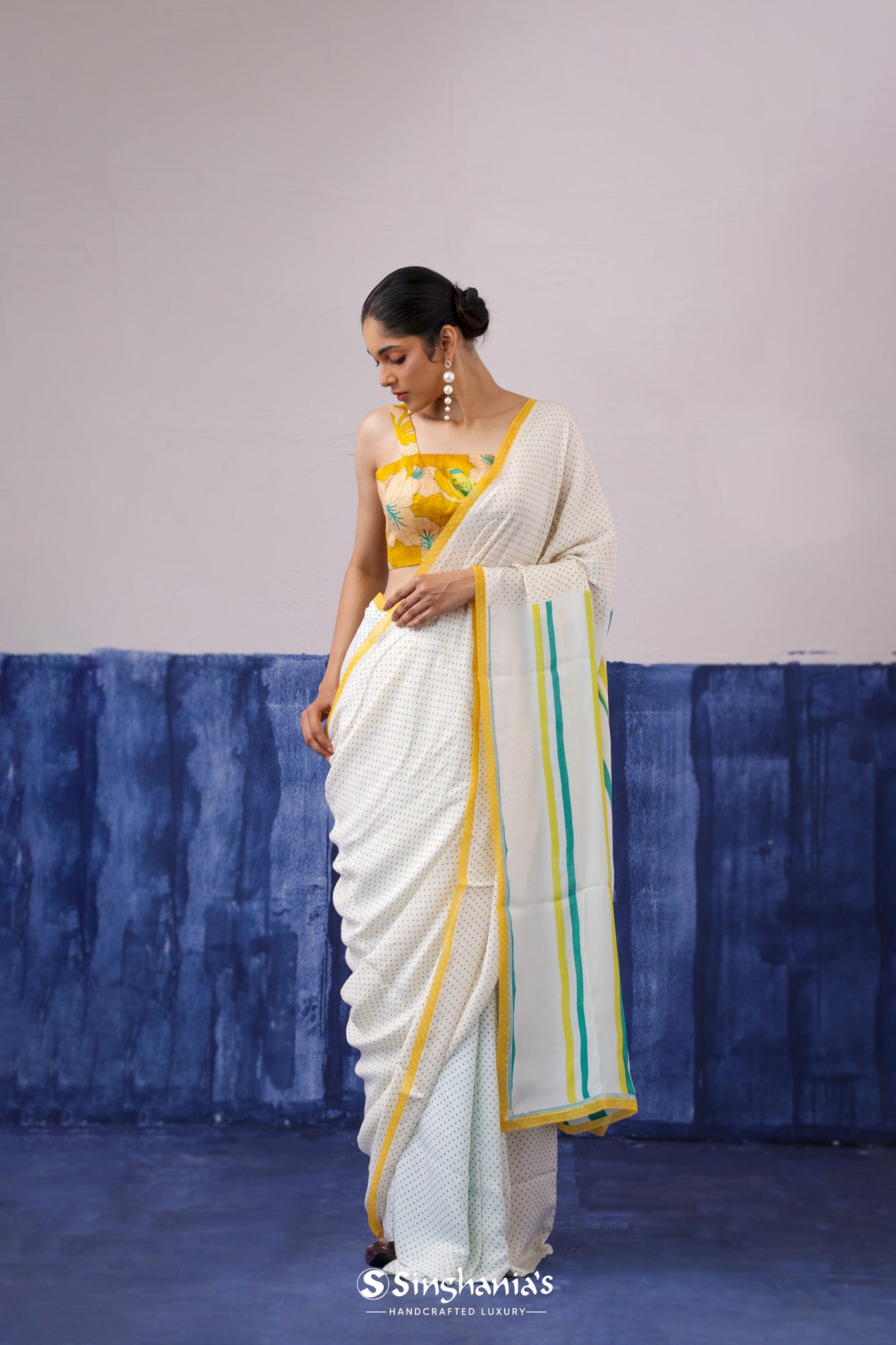 Pearl White Crepe Saree With Geometric Pattern