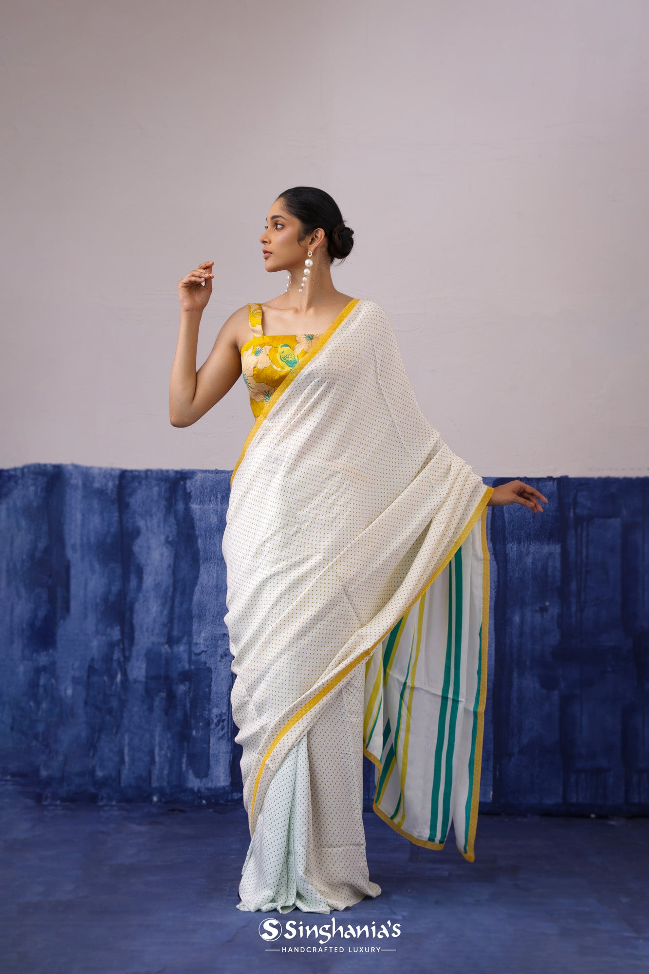 Pearl White Crepe Saree With Geometric Pattern