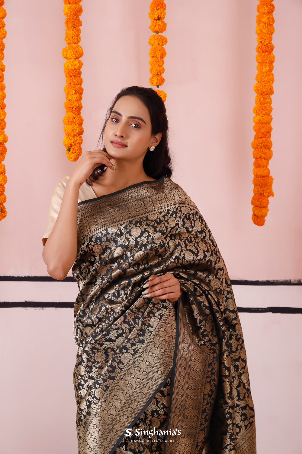 Abbey Black Banarasi Silk Saree With Floral Jaal Design