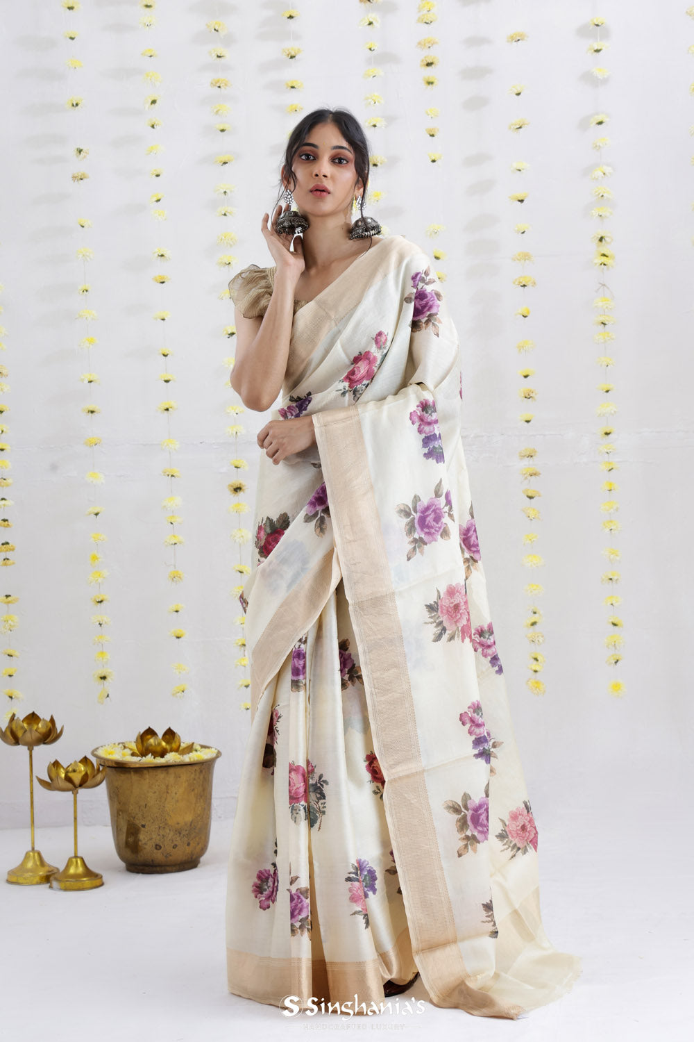 Cream White Printed Tussar Silk Saree With Floral Pattern