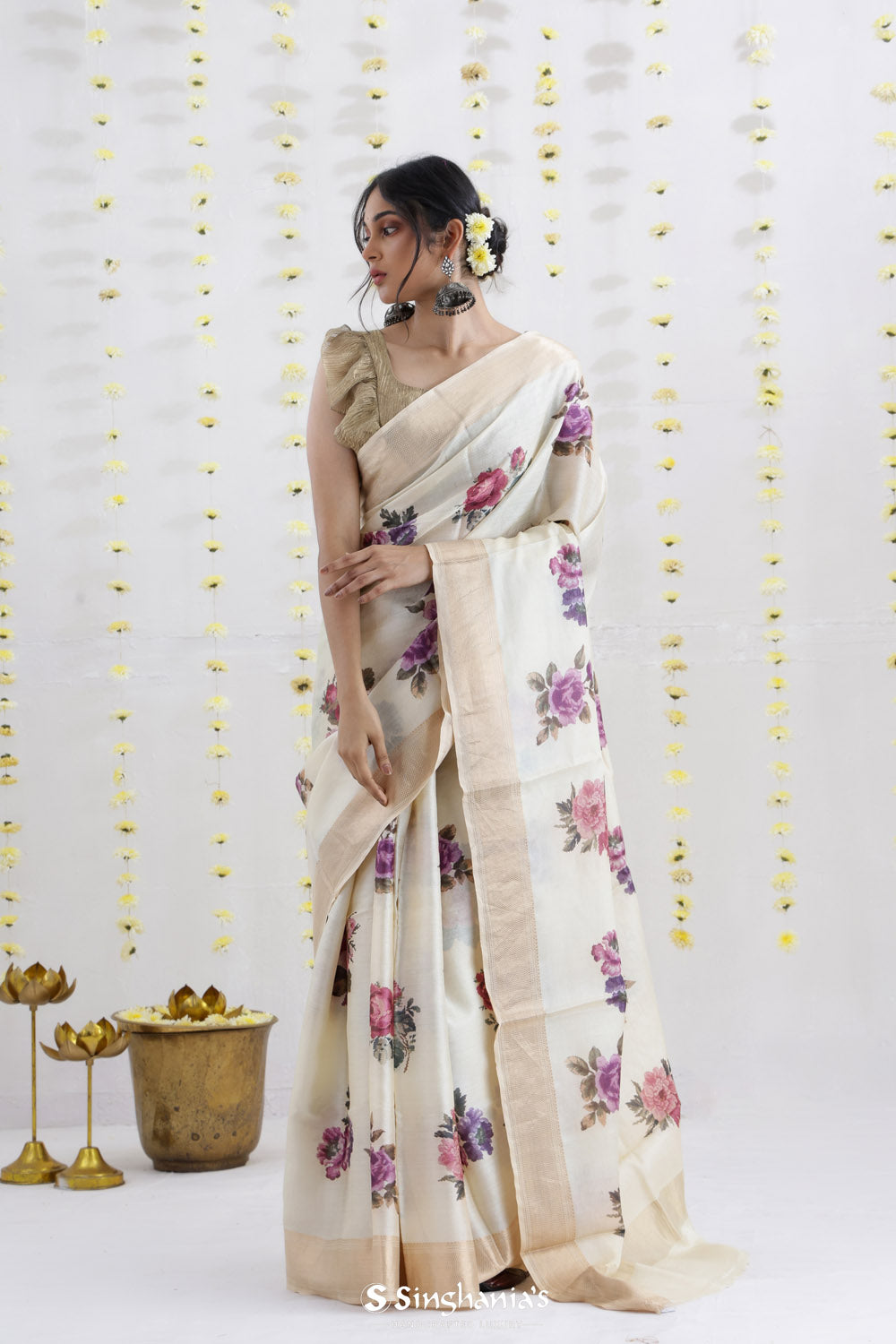 Cream White Printed Tussar Silk Saree With Floral Pattern