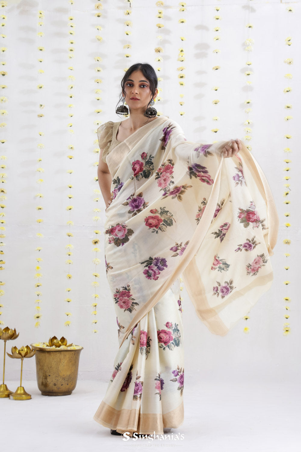 Cream White Printed Tussar Silk Saree With Floral Pattern