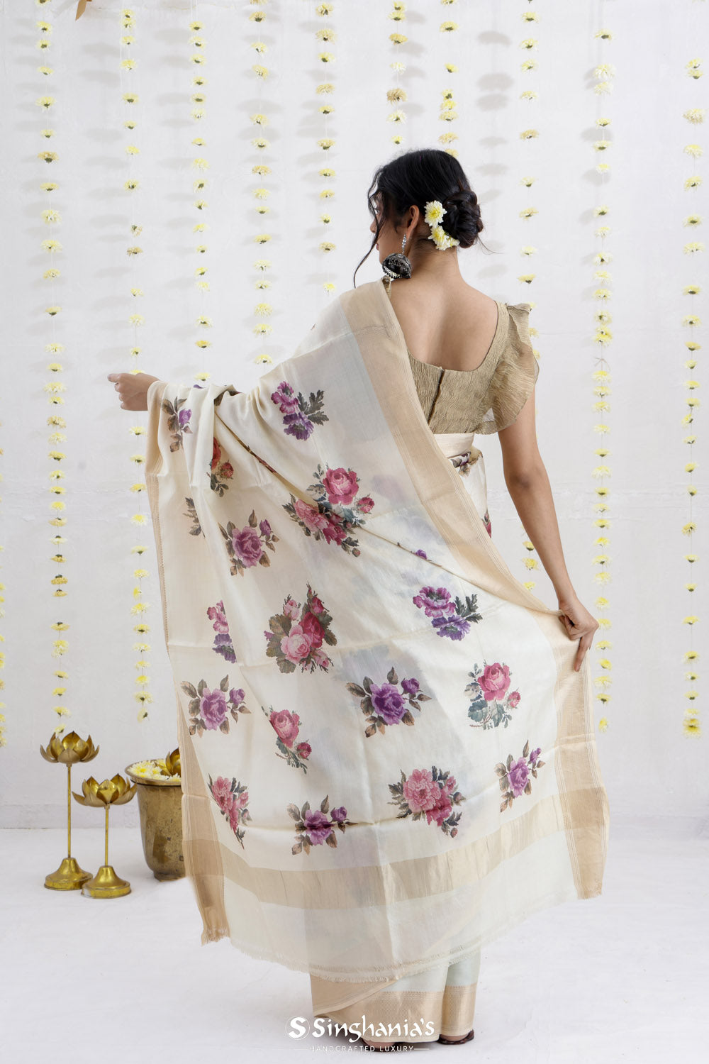 Cream White Printed Tussar Silk Saree With Floral Pattern