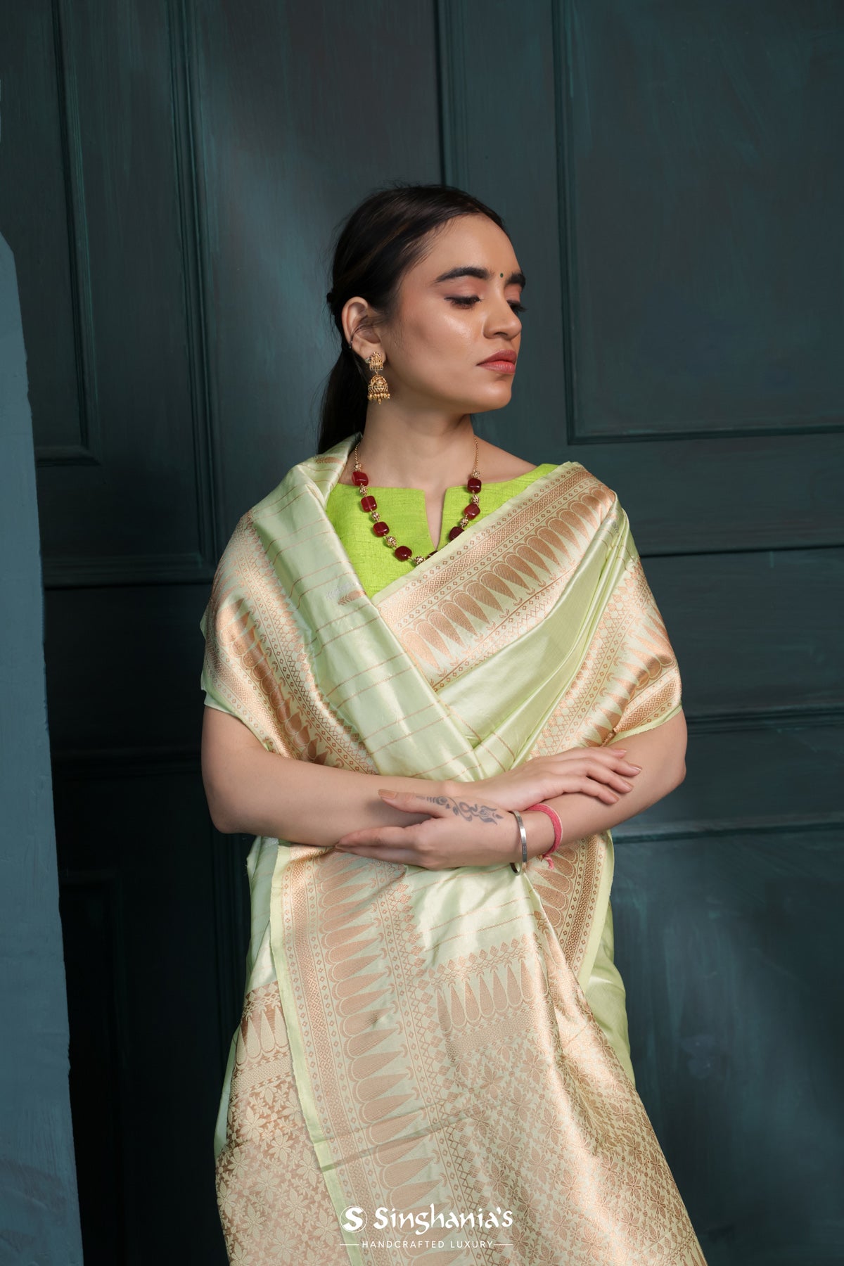 Nyanza Green Banarasi Silk Saree With Floral-Stripes Weaving