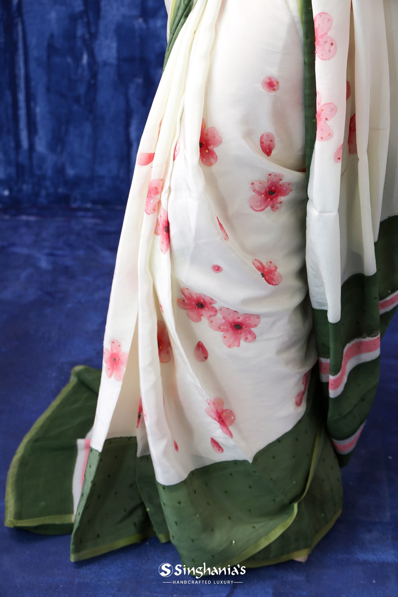 Ivory White Printed Soft Silk Saree With Floral Motifs