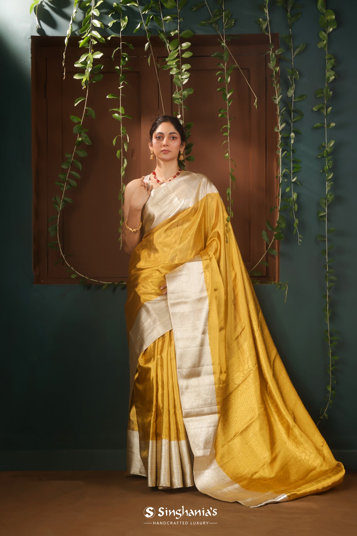 Yellow Gold Tissue Saree With Floral Geometrical Pattern