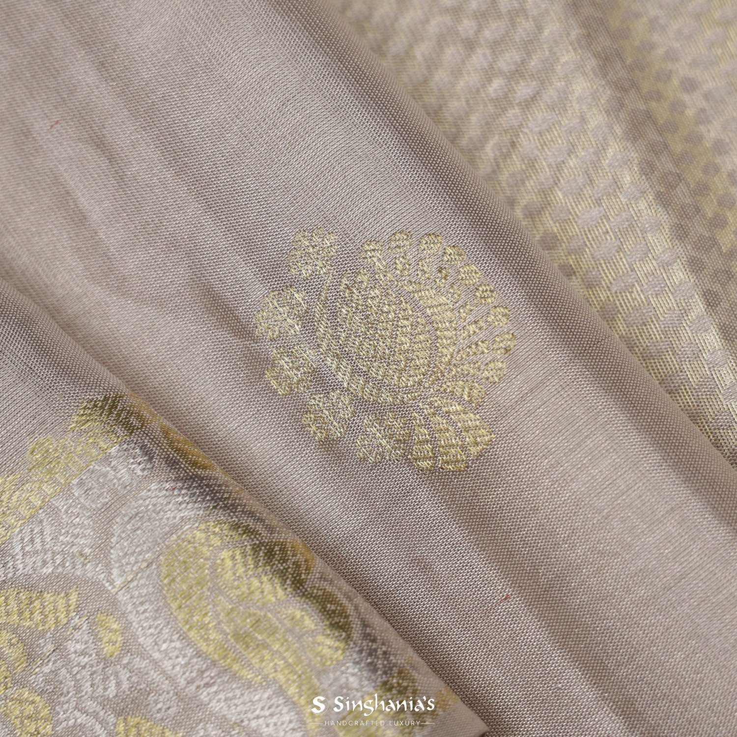 Gentle Gray Kanjivaram Silk Saree With Floral Butti Pattern