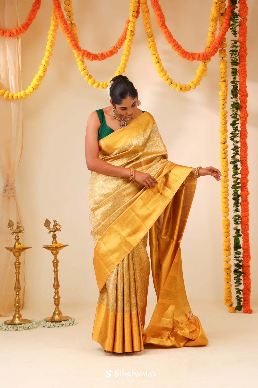 Arabian Gold Tissue Kanjivaram Saree With Floral Jaal