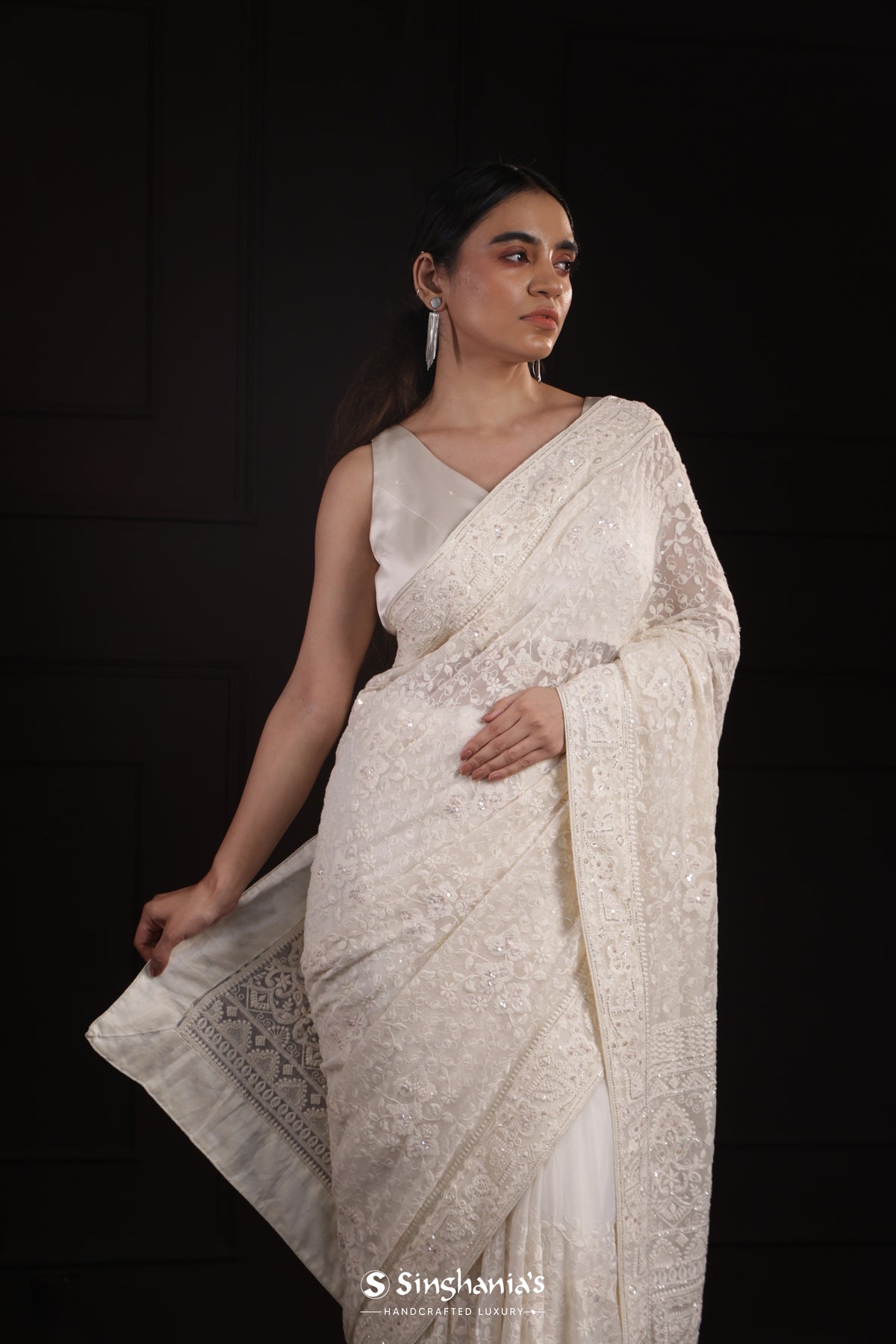 Pearl White Georgette Saree With Thread Embroidery