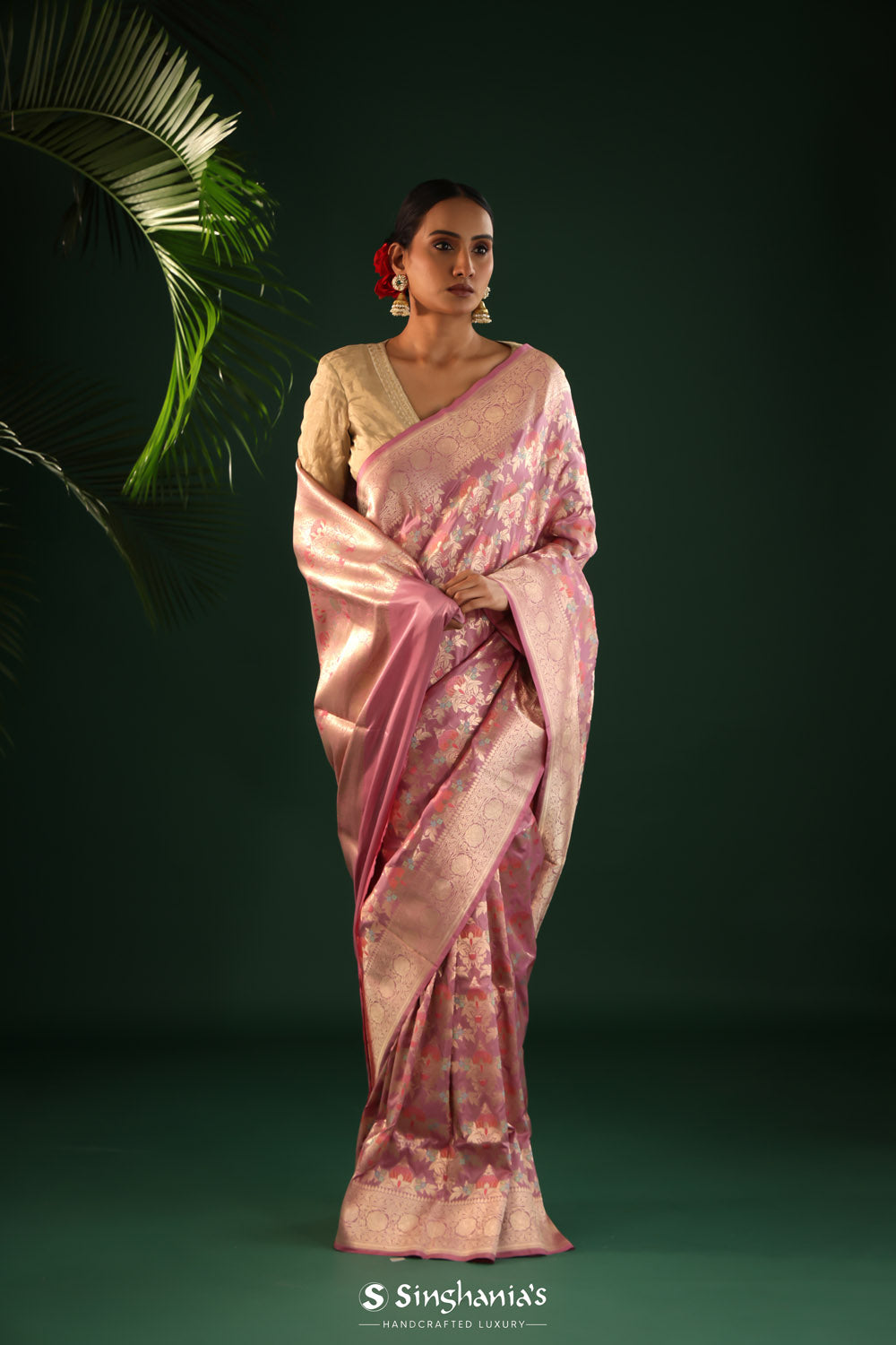 Middle Purple Banarasi Silk Saree With Detailed Floral Weaving