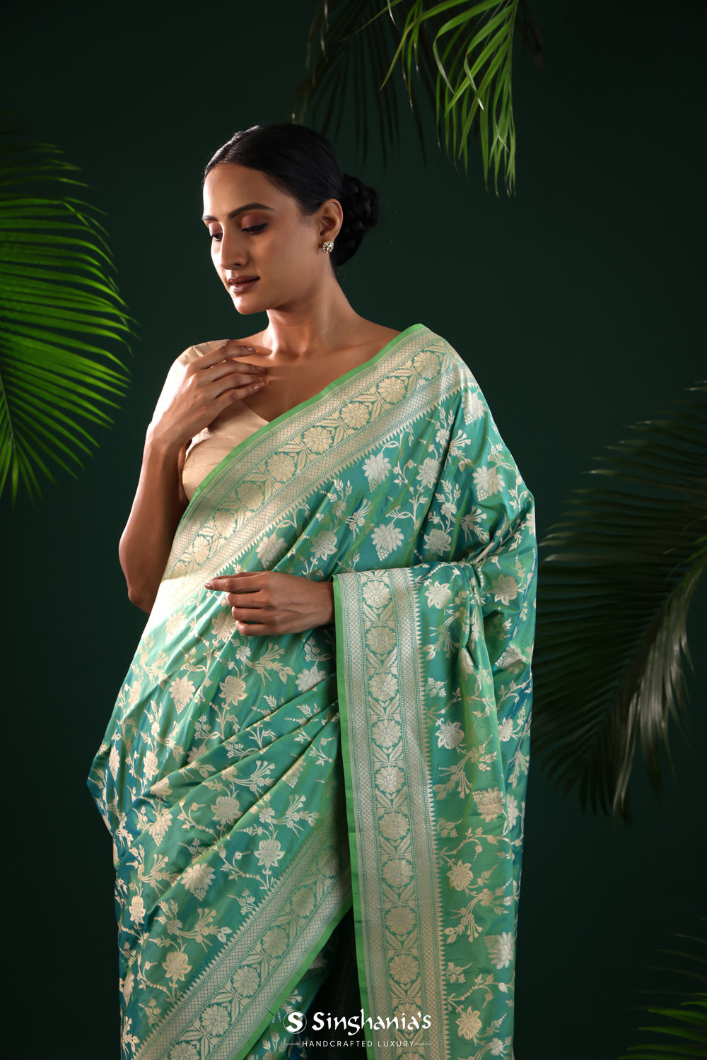 Dual-Shade Green Banarasi Silk Saree With Floral Jaal