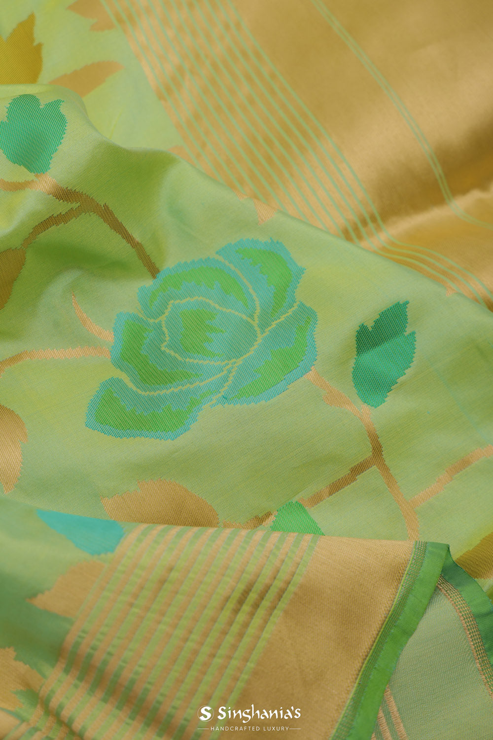 Lawn Green Banarasi Silk Saree With Dual-Tone Shine