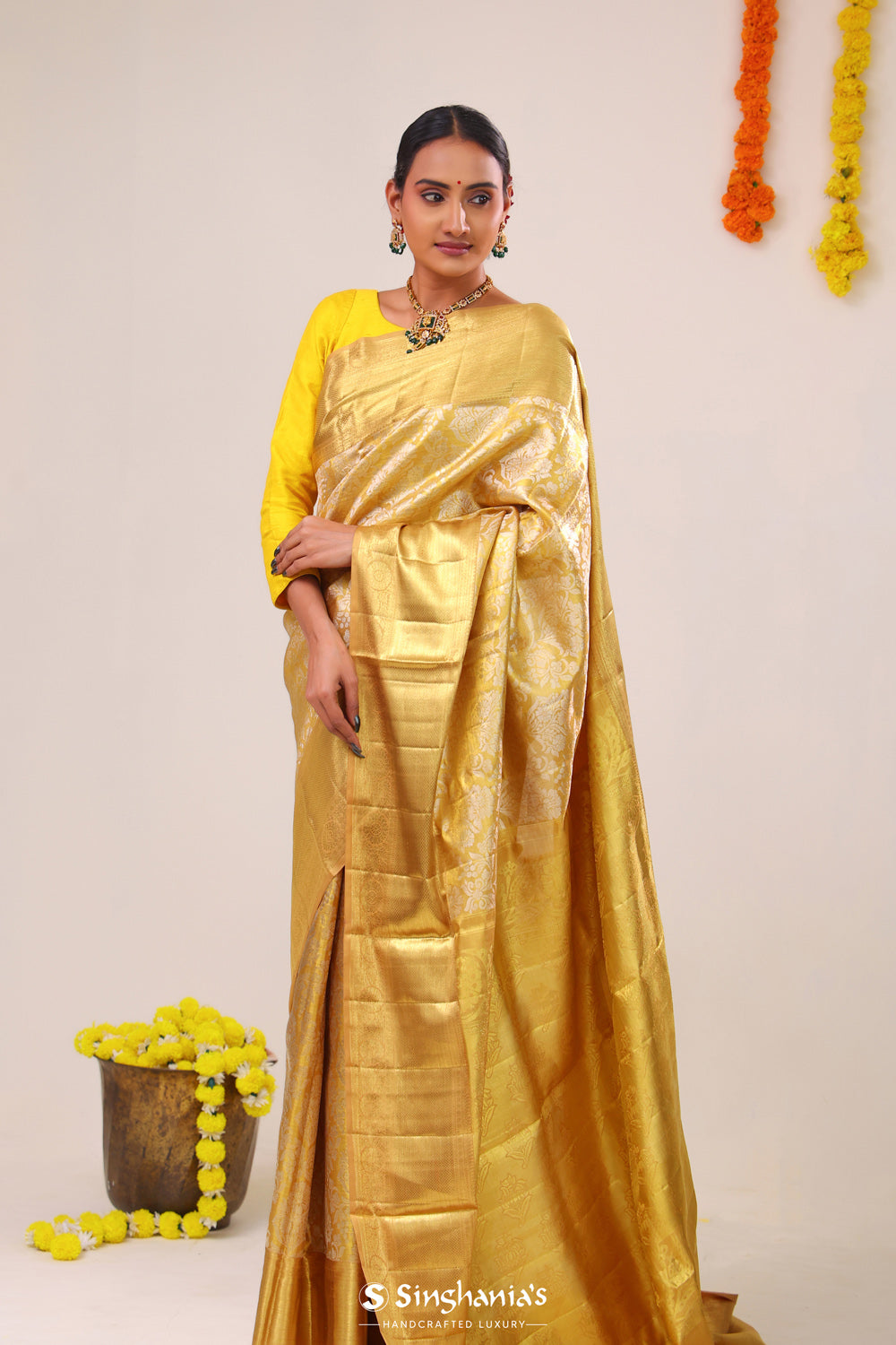 Light Gold Floral Jaal Kanjivaram Silk Saree