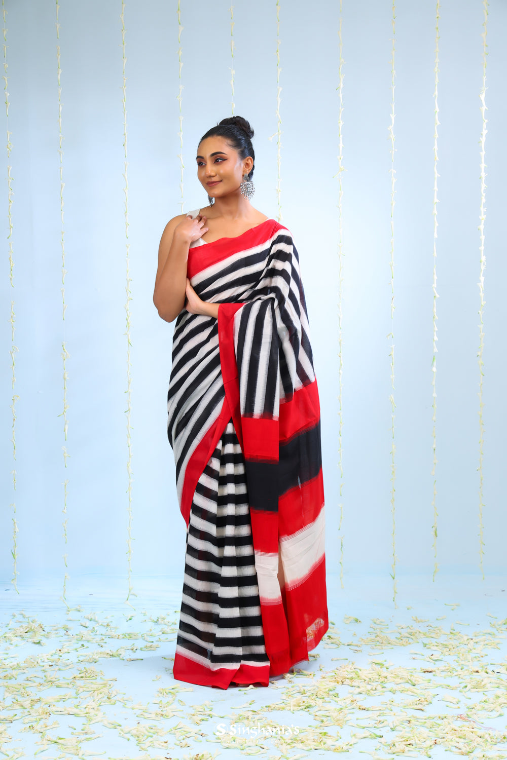 Black White Ikkat Cotton Saree With Contrast Border