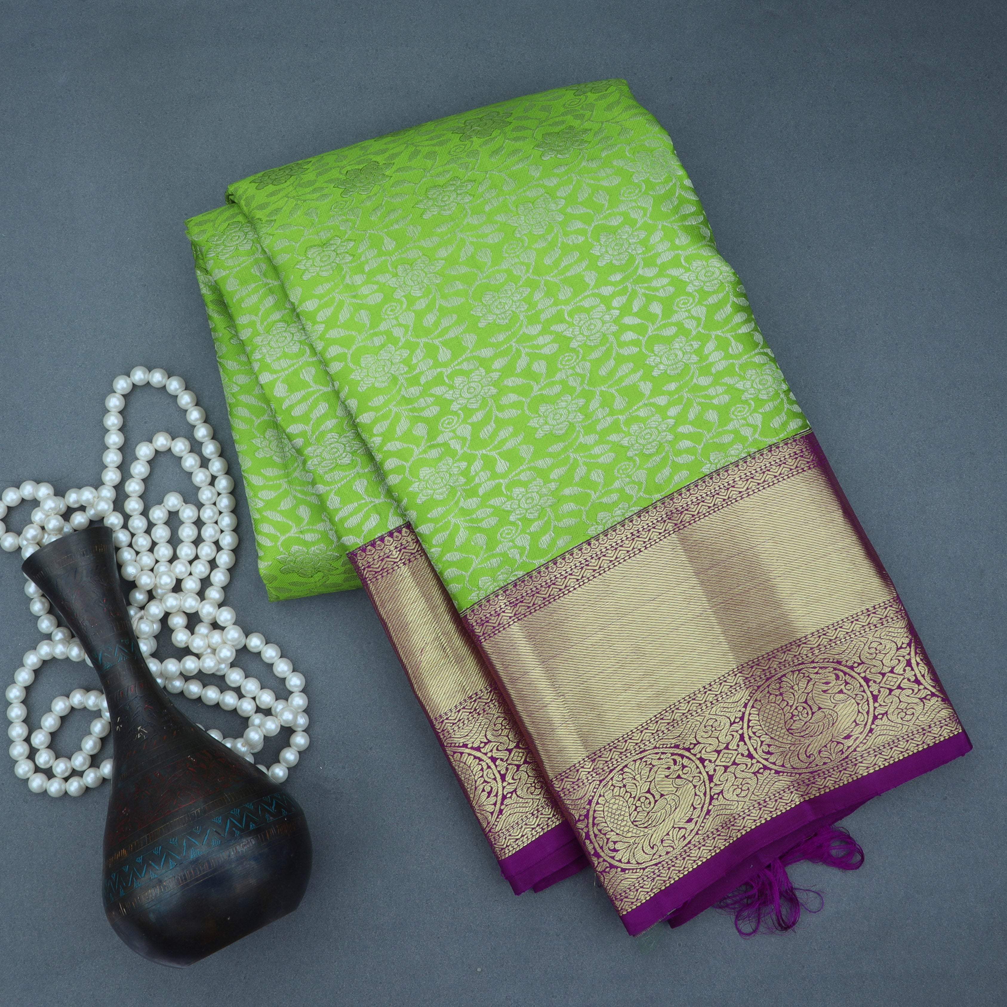 Light Green Kanjivaram Silk Saree With Floral Pattern - Singhania's