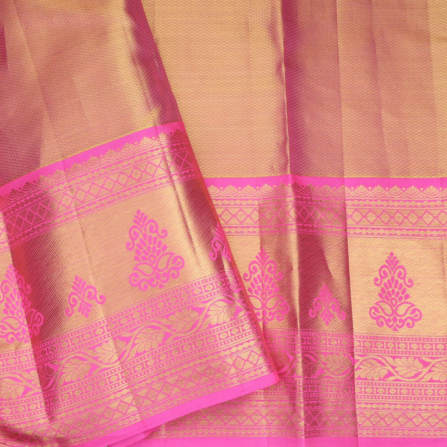 Green Kanjivaram Silk Saree With Floral Pattern - Singhania's