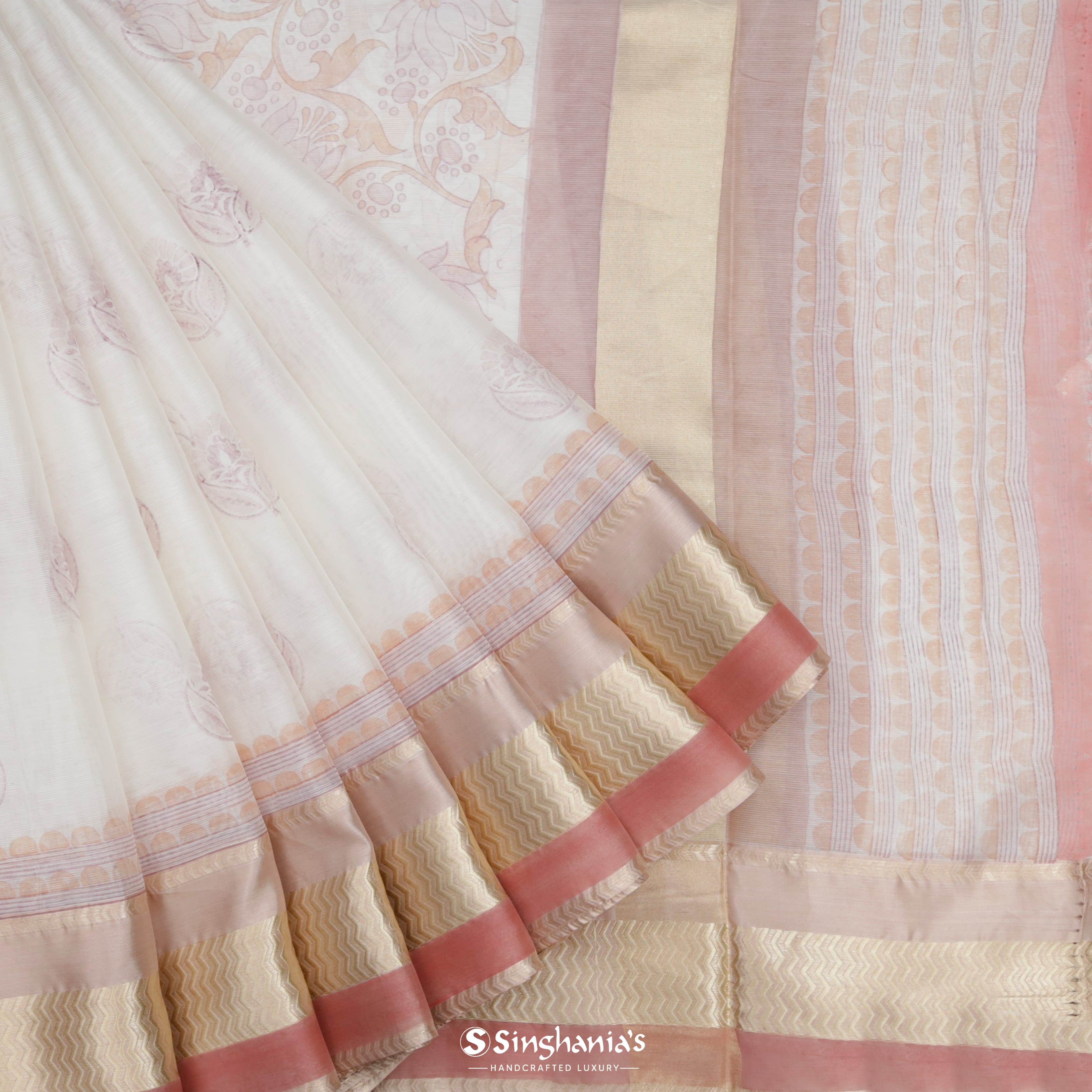 Cloud White Maheshwari Printed Silk Saree With Floral Jaal Pattern