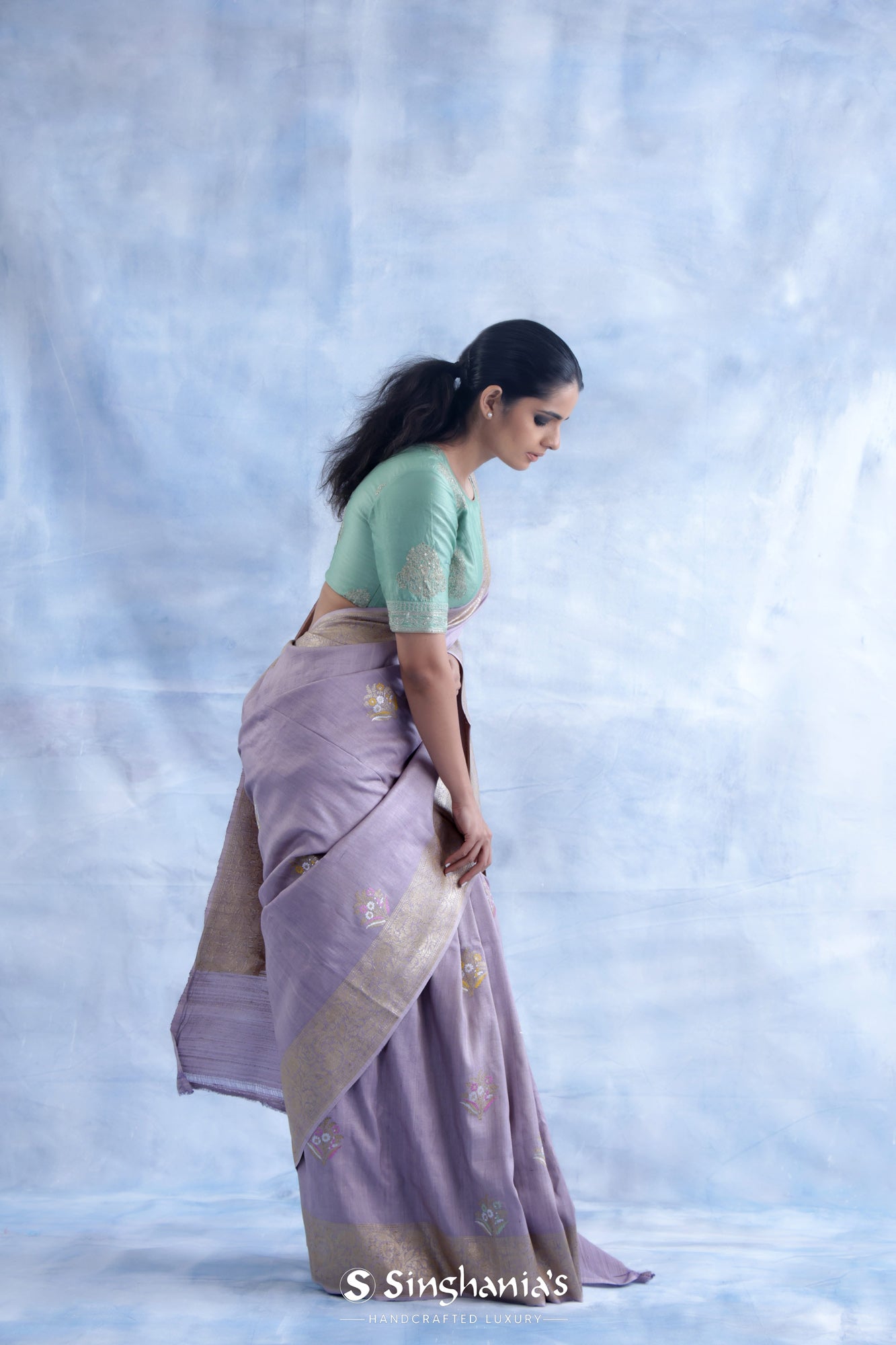 Blue Lilac Tussar Jamdhani Saree With Floral Buttas Weaving