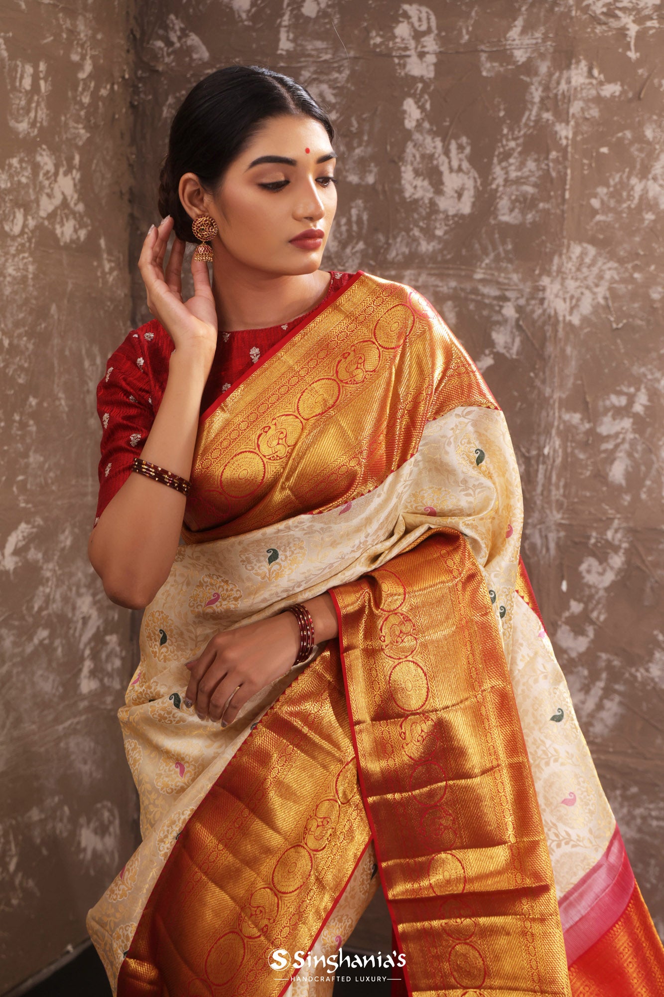 Mesa Beige Kanjivaram Silk Saree With Floral Jaal Design