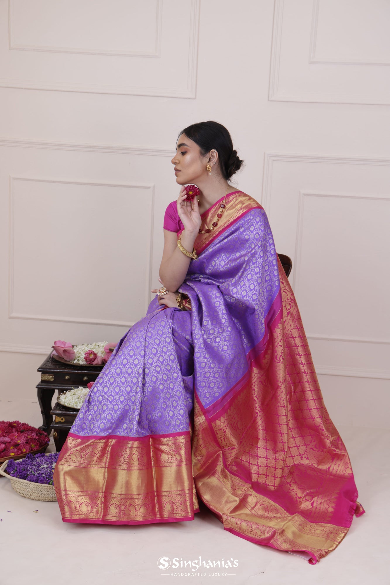 Pastel Amethyst Kanjivaram Silk Saree With Floral Ogival Weaving