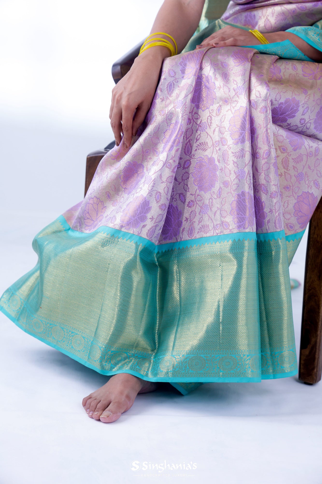 Pale Purple Kanjivaram Silk Saree With Floral Meenakari Weaving