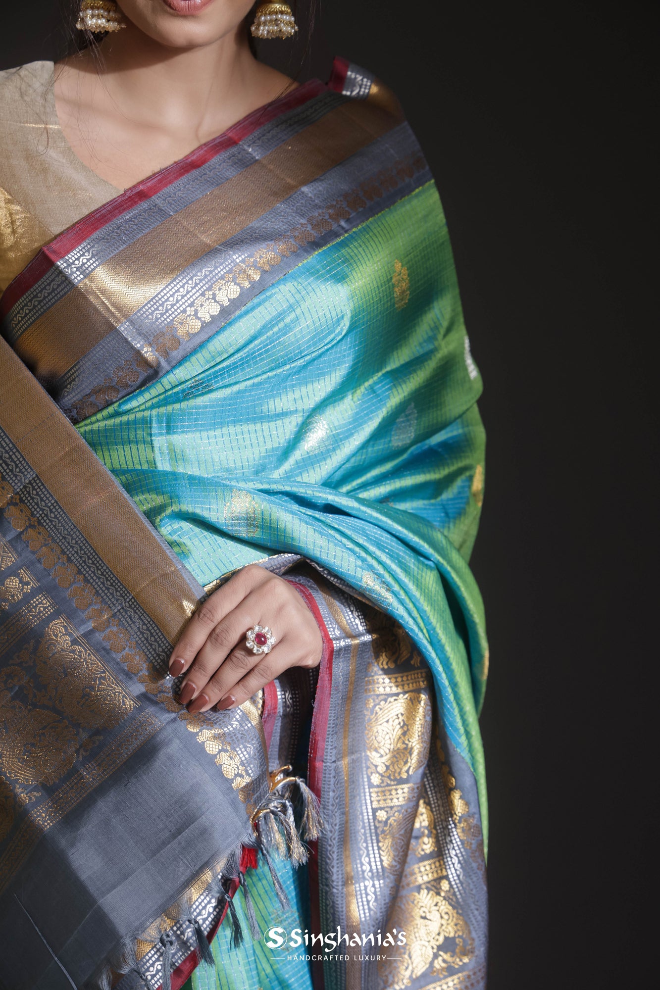 Blue-Green Dual Tone Gadwal Silk Saree With Contrast Border