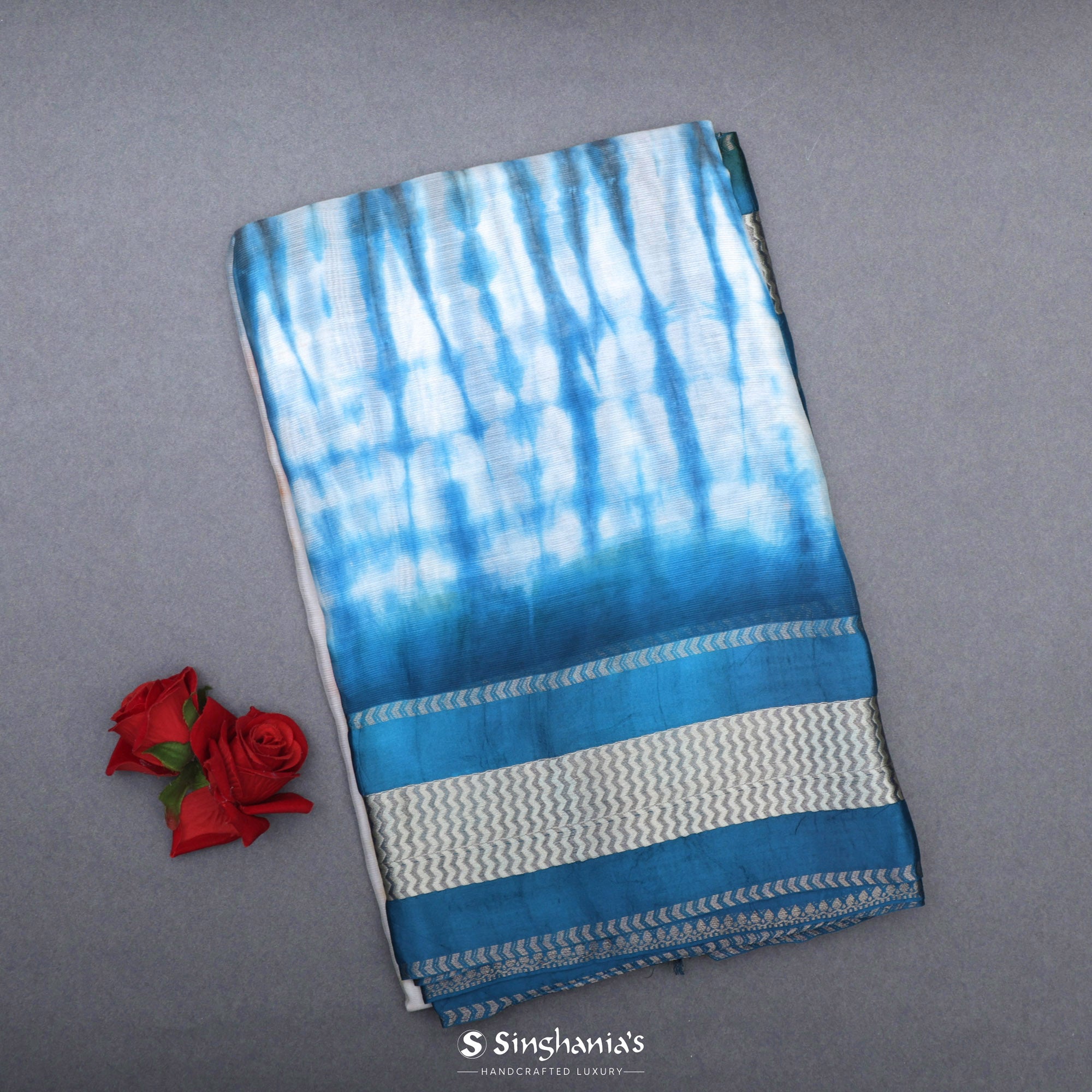 White Multicolour Printed Maheshwari Silk Saree With Tie-Dye Design