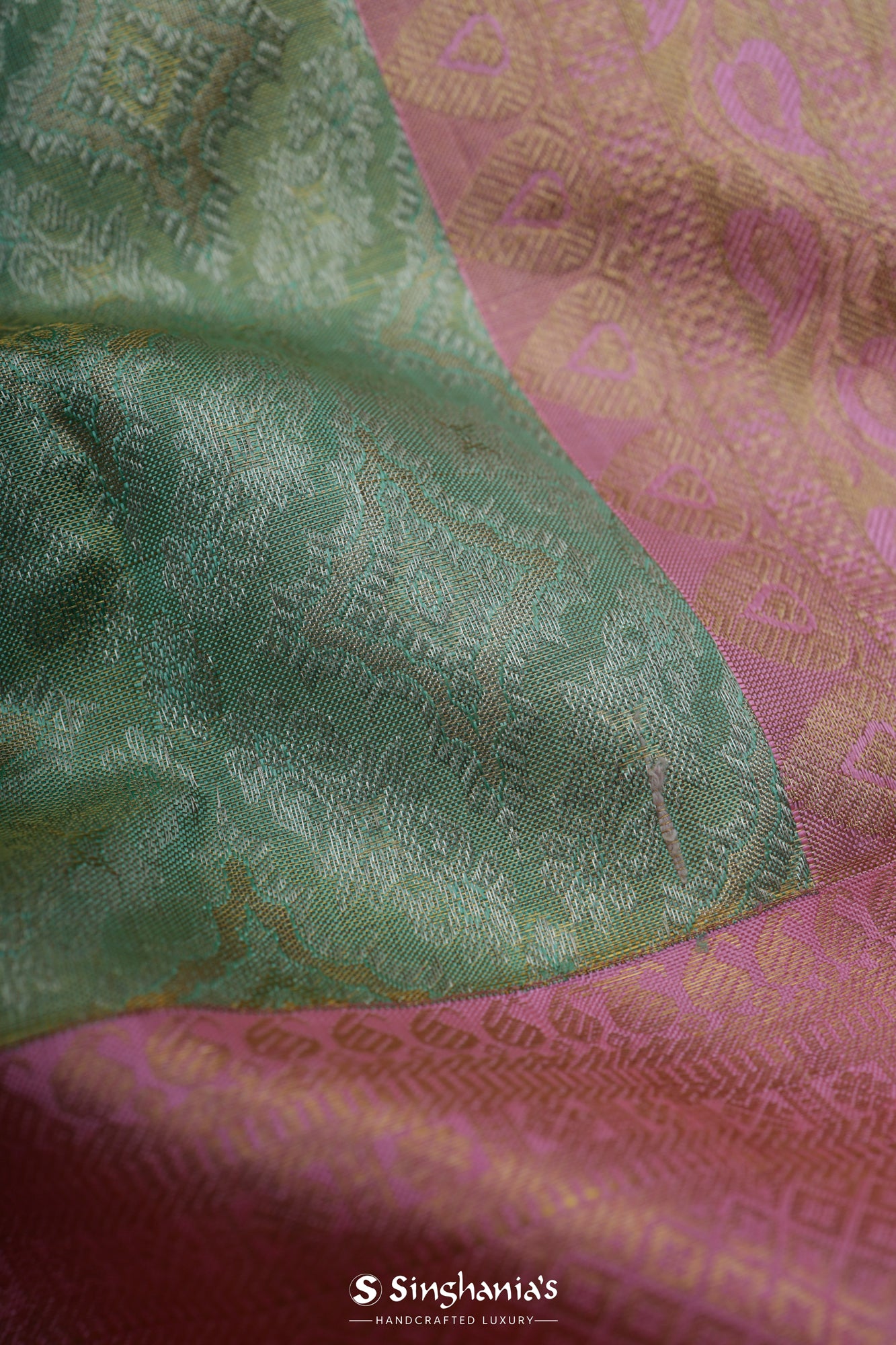 Turquoise Green Kanjivaram Silk Saree With Floral Ogival Weaving