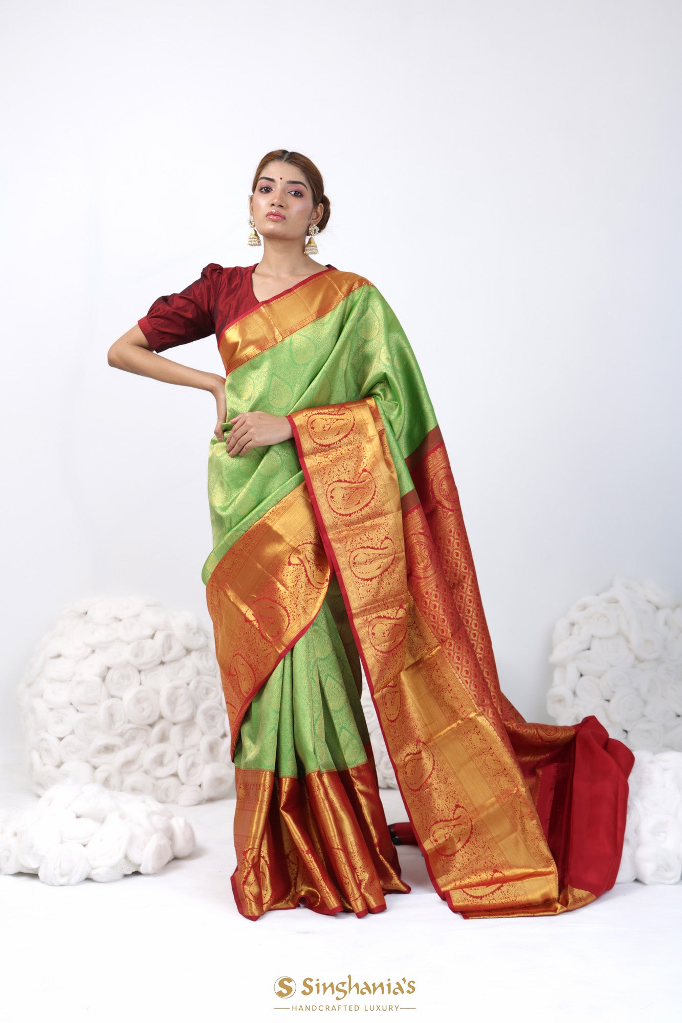 Pea Green Kanjivaram Silk Saree With Floral Jaal Weaving