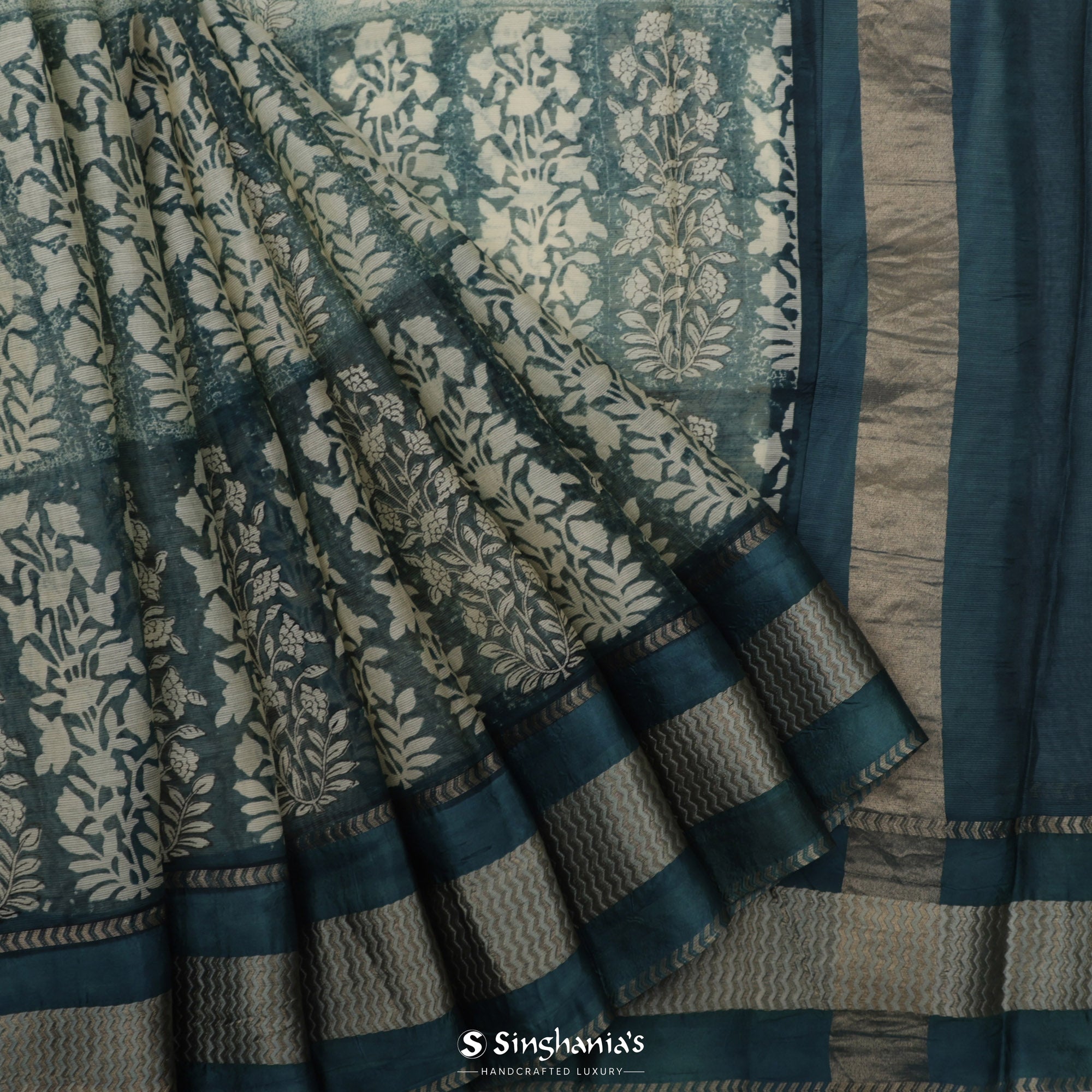 Midnight Green Printed Maheshwari Saree With Floral Design