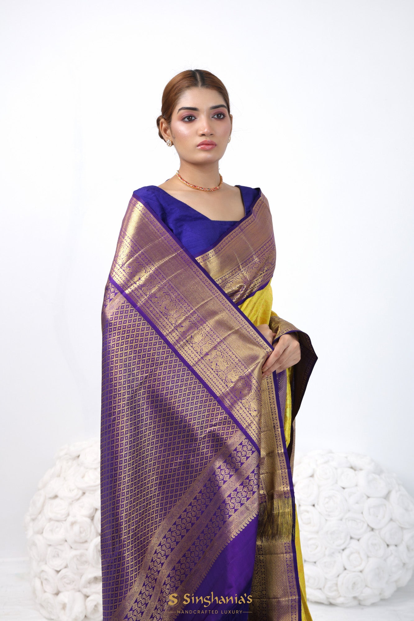 Lemon Yellow Kanjivaram Silk Saree With Floral Jaal Weaving