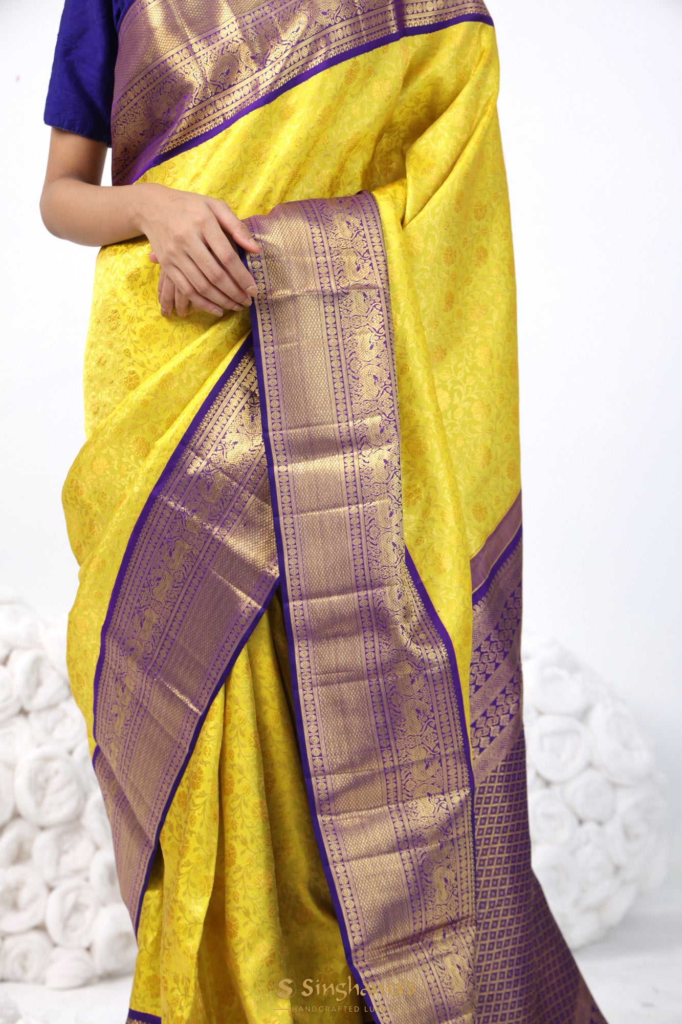 Lemon Yellow Kanjivaram Silk Saree With Floral Jaal Weaving