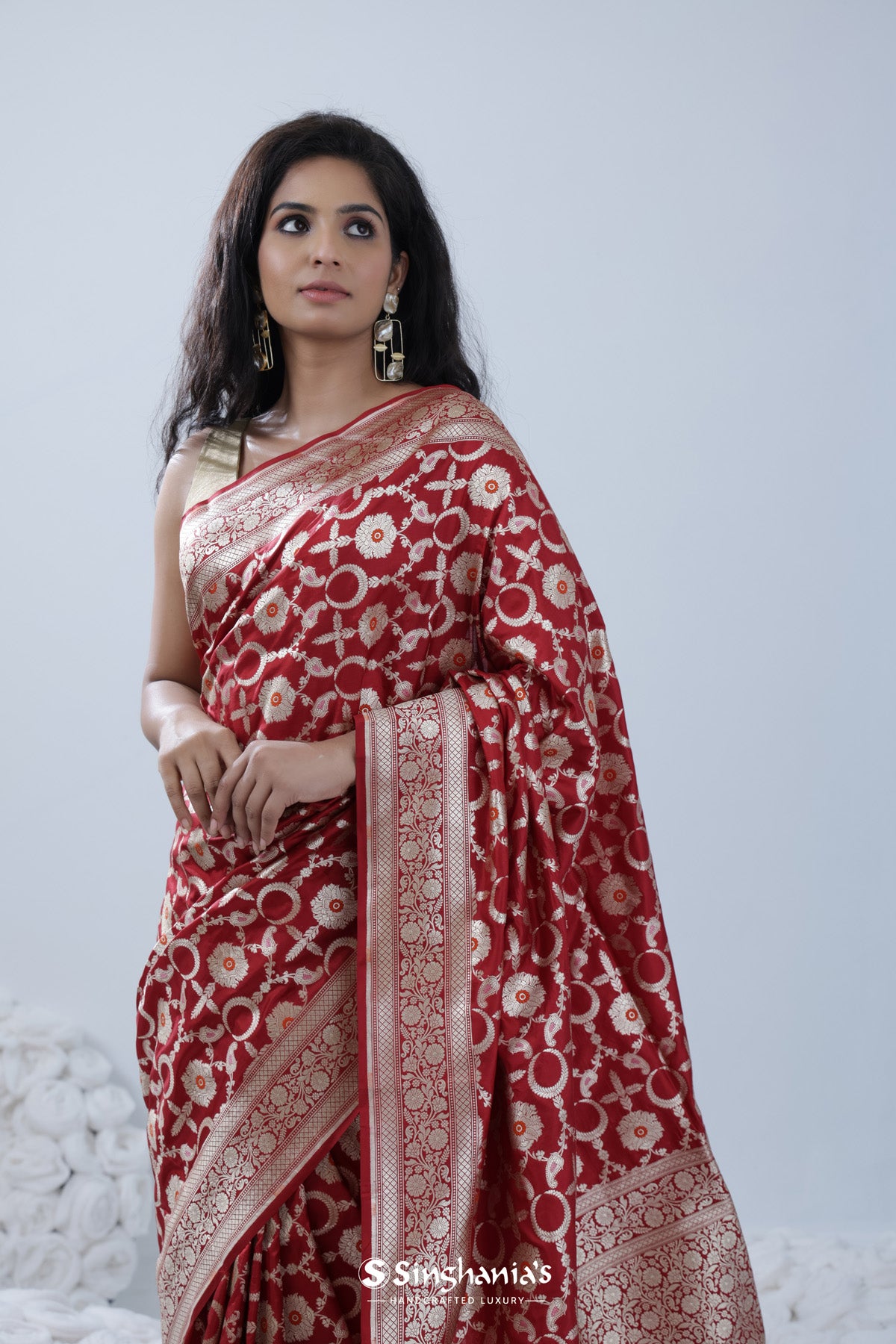 Vermillion Red Banarasi Silk Saree With Floral Jaal Weaving